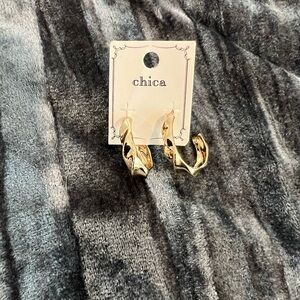 Chic Gold Chain-Link Earrings